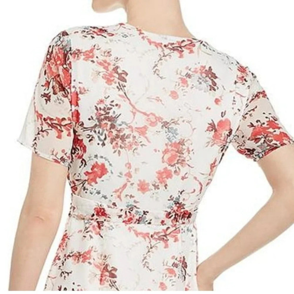 BARDOT NWOT Floral Short Sleeve Wrap‎ Dress - Picture 4 of 11